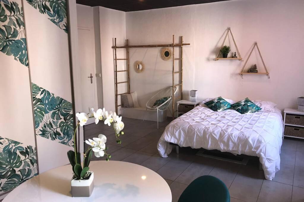 Studio Cocooning A 50 M Du Port, Classe 1 Etoile Cassis Exterior photo